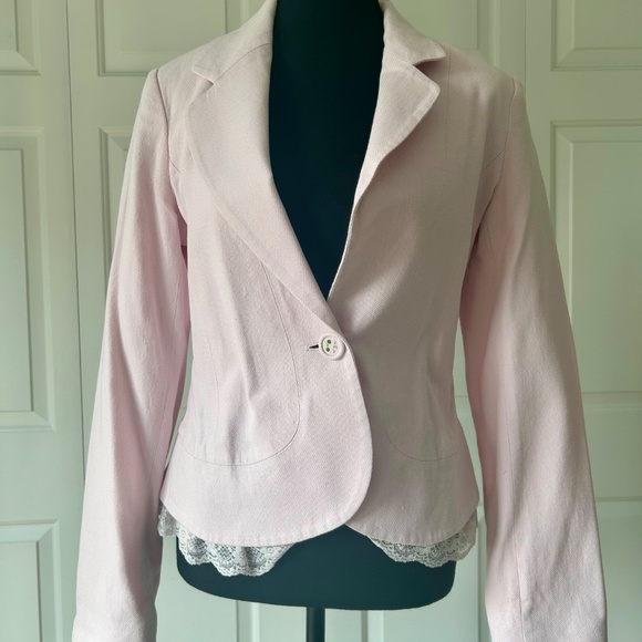 Soft Pink Blazer with Lace Trim and Velvet-Satin Tie - Picture 4 of 5